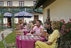 Landgasthof Zum Kirchenwirt - Restaurant in Thyrnau