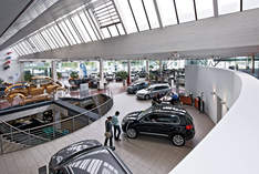 VW Showroom Düsseldorf - Industriegebäude in Düsseldorf - Ausstellung