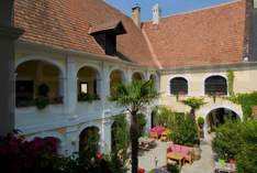 Weingut Holzapfel - Gutshof in Weißenkirchen in der Wachau