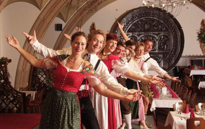 Austrian Dinner Show / Wiener Rathauskeller