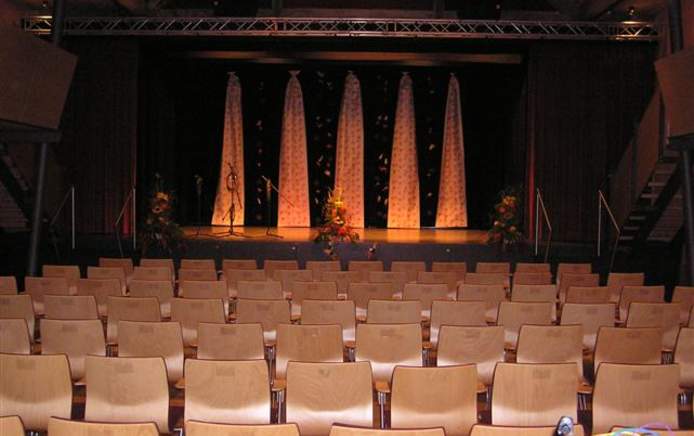 Stadtsaal mit Konzertbestuhlung