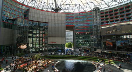 Sony Center Forum Gesamtansicht