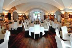 Bernhard´s feat. Schloss Urfahrn - Wedding venue in Oberaudorf - Wedding