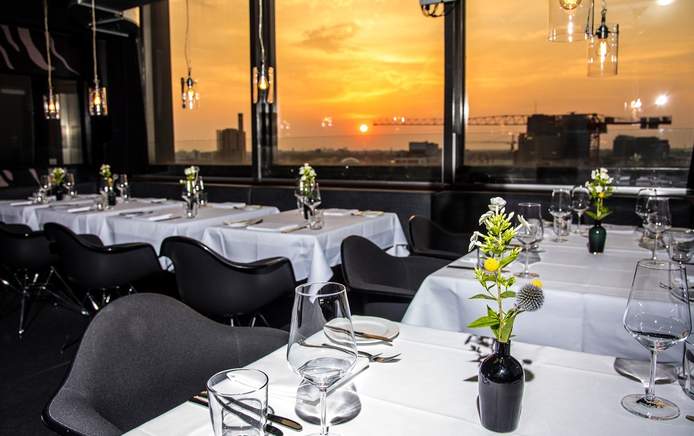 Dinner mit Blick auf Fernsehturm Richtung Potsdamer Platz