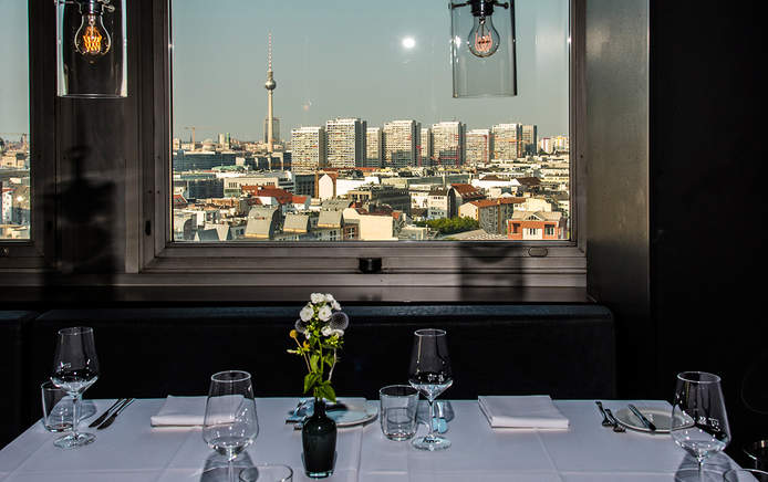 Dinner mit Blick auf Fernsehturm Richtung