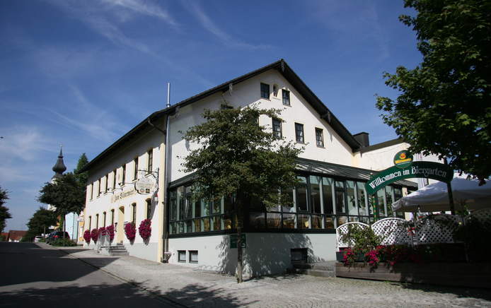 Herzlich Willokommen im Landgasthof Hotel Obermaier bei Landshut