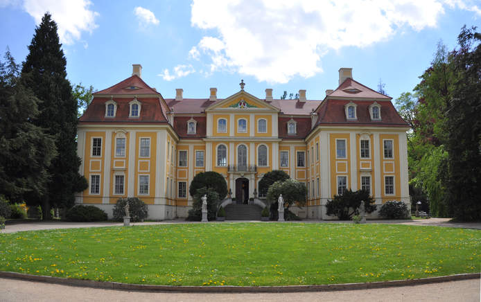 Als eine der schönsten Landbarockanlagen Sachsens bietet das Barockschloss Rammenau eine wunderbare Kulisse für Hochzeiten und Feiern jeder Art. 