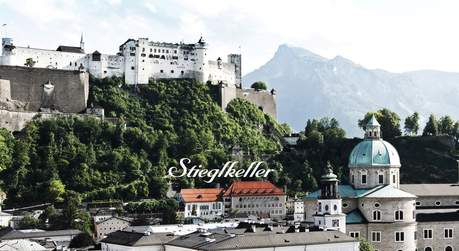Der Stieglkeller- über den Dächern der Altstadt auf dem Weg zur Festung Hochensalzburg. 