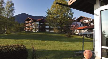 Hotel Schillingshof mit Garten und Panorama-Schwimmbad