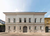 Das Gründerzeitpalais lädt mit einem vielseitig nutzbaren Studio sowie dem atmosphärischen Gewölbe ein.