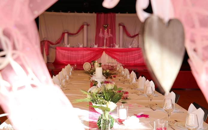 Ob Hochzeiten, Jubiläen oder Firmenfeiern, hier kann jedes Event kann veranstaltet werden.