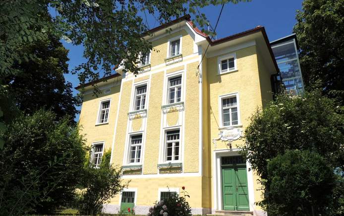Die zentralste Gartenvilla in Graz steht zur Verfügung für Tagungen, Veranstaltungen und Hochzeiten und ist individuell anpassbar an jede Besucherzahl