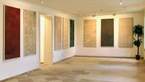 Der Große Salon punktet mit großzügigen Kastenstockfenstern im klassischen Stil sowie einer hohen Decke.