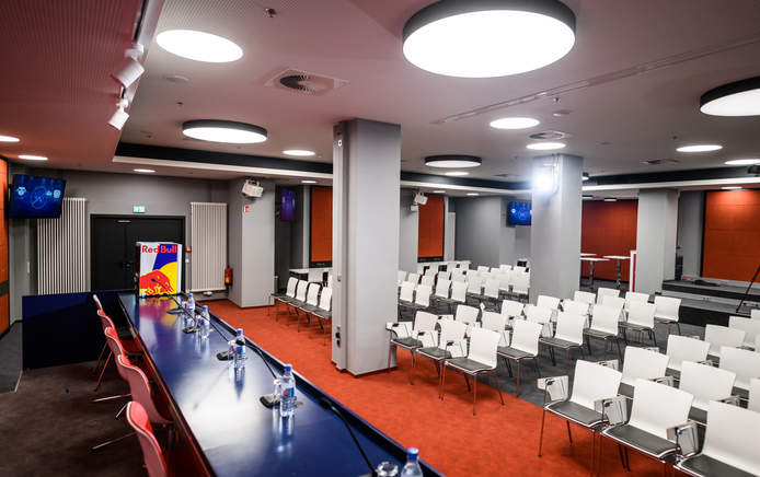 RED BULL ARENA - PK room